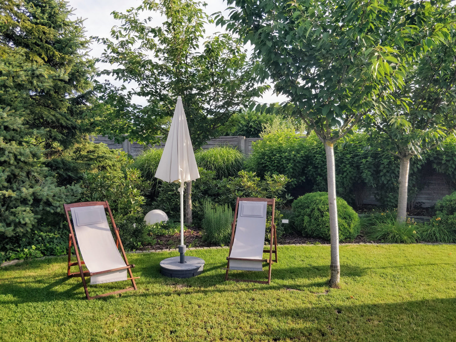 Mosquitoes Don't Stand a Chance Against This All-Natural Yard Spray